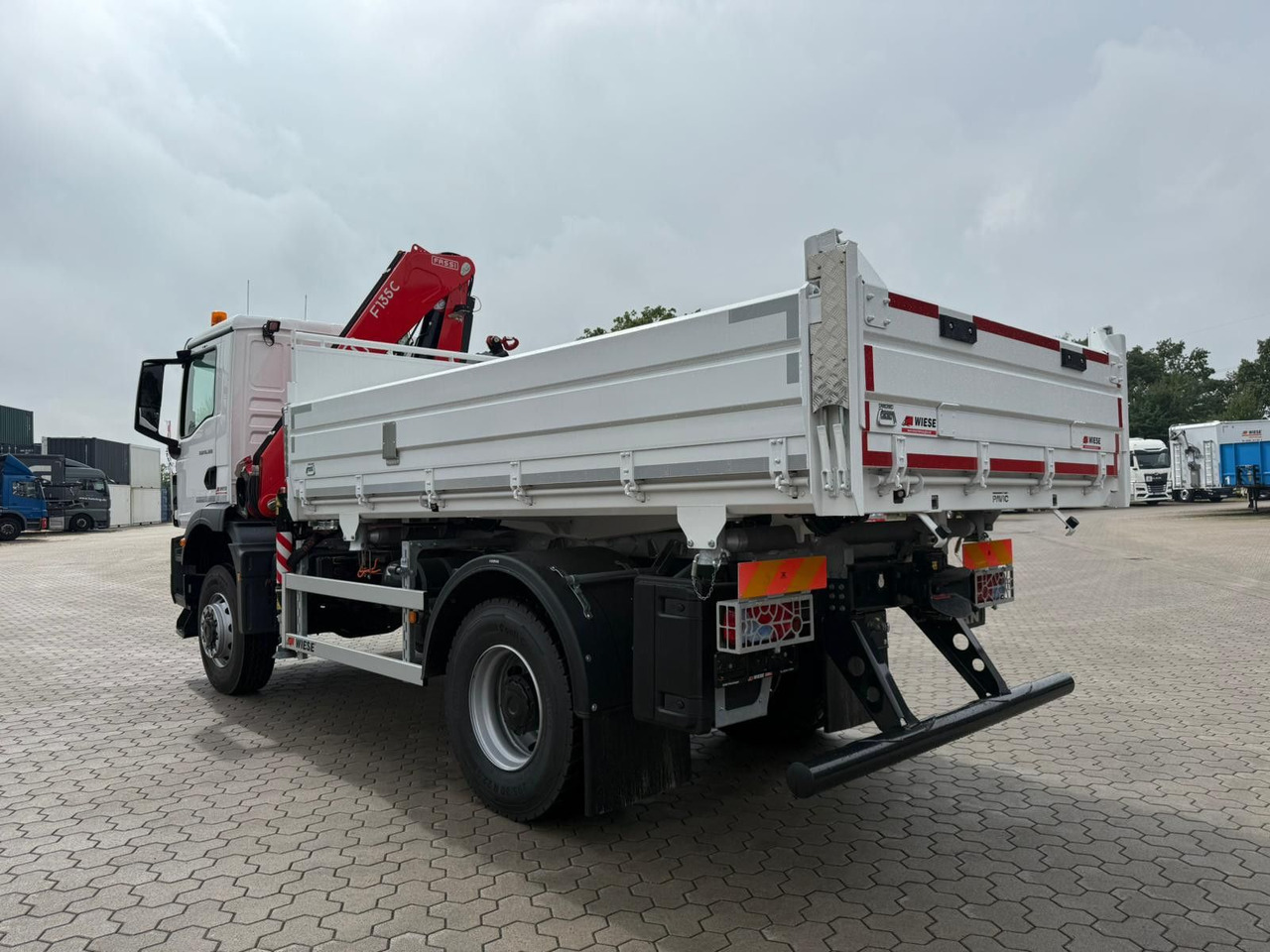 MAN 18.320 4x4 mit Fassi Ladekran Sofort Verfügbar - Kamion s kranom: slika MAN 18.320 4x4 mit Fassi Ladekran Sofort Verfügbar - Kamion s kranom MAN 18.320 4x4 mit Fassi Ladekran Sofort Verfügbar - Kamion s kranom: slika MAN 18.320 4x4 mit Fassi Ladekran Sofort Verfügbar - Kamion s kranom