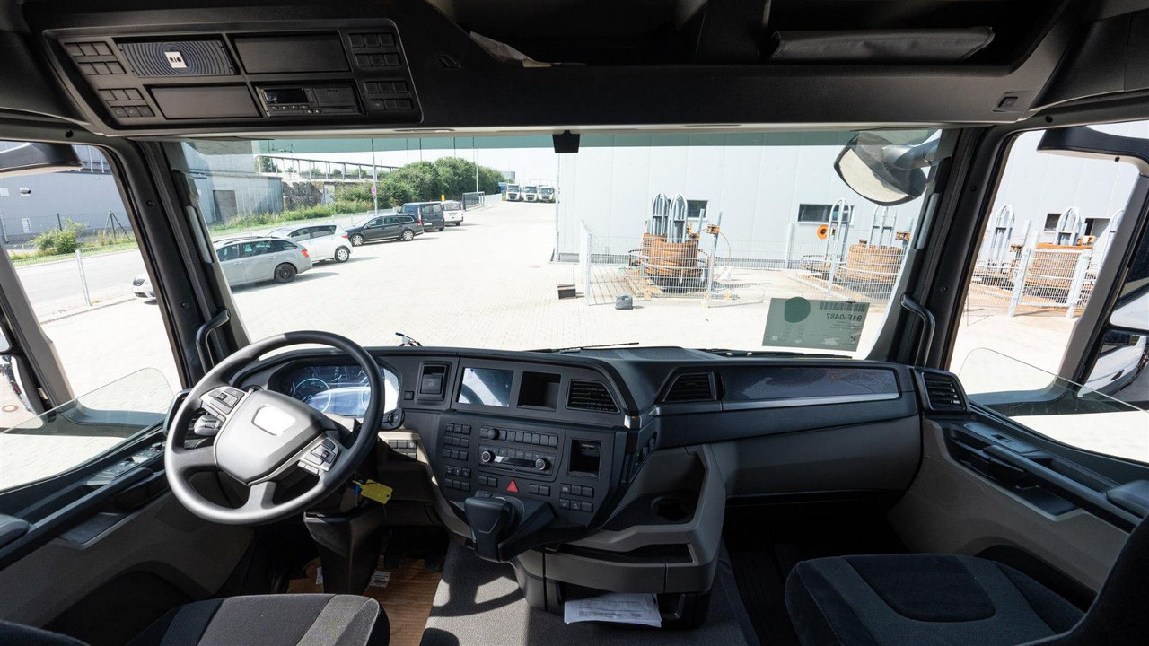MAN 35.470 8x2 Kran F710 RA2.26 - Kamion s otvorenim sandukom, Kamion s kranom: slika MAN 35.470 8x2 Kran F710 RA2.26 - Kamion s otvorenim sandukom, Kamion s kranom MAN 35.470 8x2 Kran F710 RA2.26 - Kamion s otvorenim sandukom, Kamion s kranom: slika MAN 35.470 8x2 Kran F710 RA2.26 - Kamion s otvorenim sandukom, Kamion s kranom