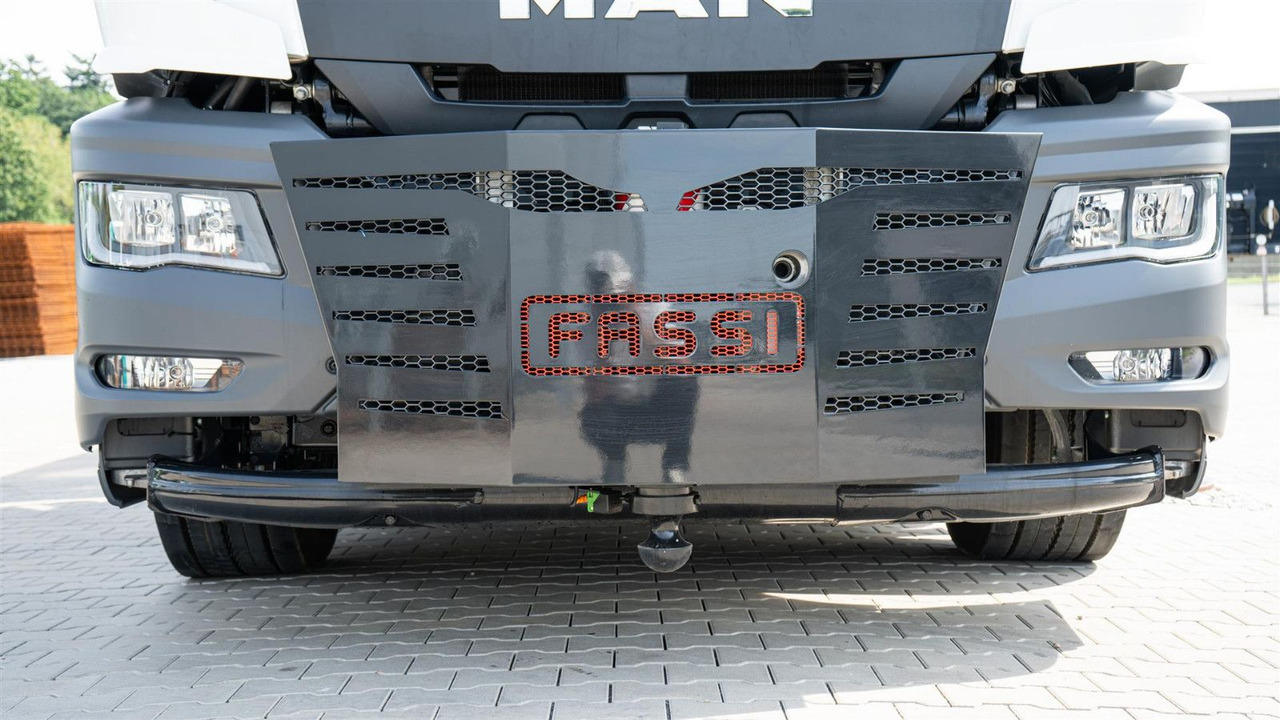 MAN 35.470 8x2 Kran F710 RA2.26 - Kamion s otvorenim sandukom, Kamion s kranom: slika MAN 35.470 8x2 Kran F710 RA2.26 - Kamion s otvorenim sandukom, Kamion s kranom MAN 35.470 8x2 Kran F710 RA2.26 - Kamion s otvorenim sandukom, Kamion s kranom: slika MAN 35.470 8x2 Kran F710 RA2.26 - Kamion s otvorenim sandukom, Kamion s kranom