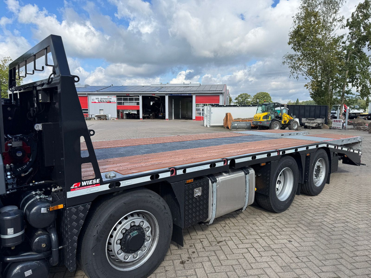MAN 8x4 Maschinentransporter - Kamion za vuču: slika MAN 8x4 Maschinentransporter - Kamion za vuču MAN 8x4 Maschinentransporter - Kamion za vuču: slika MAN 8x4 Maschinentransporter - Kamion za vuču