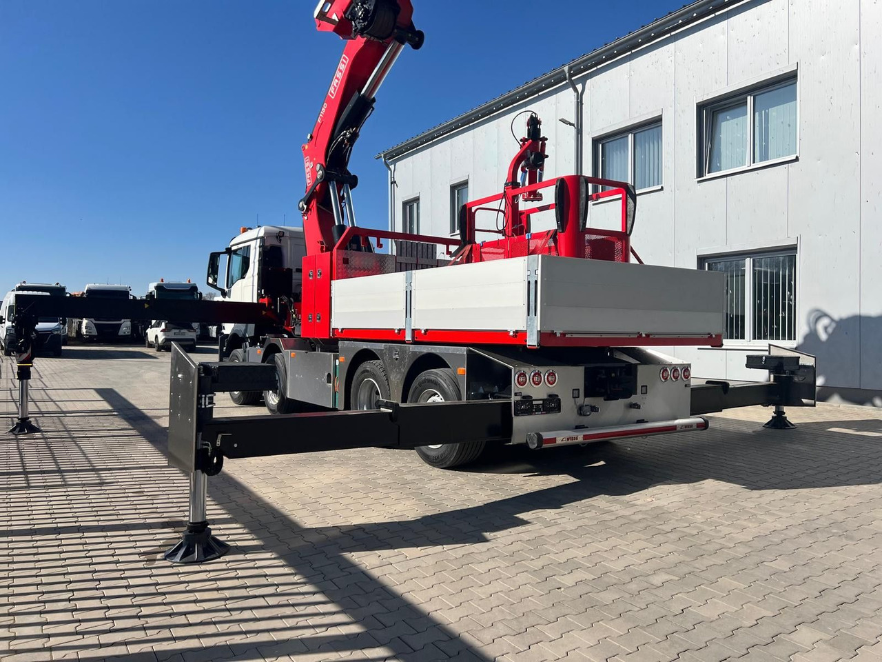 MAN 8x4 mit F1150RA.2.28 L616 Winde, 2.per. Korb - Kamion s otvorenim sandukom, Kamion s kranom: slika MAN 8x4 mit F1150RA.2.28 L616 Winde, 2.per. Korb - Kamion s otvorenim sandukom, Kamion s kranom MAN 8x4 mit F1150RA.2.28 L616 Winde, 2.per. Korb - Kamion s otvorenim sandukom, Kamion s kranom: slika MAN 8x4 mit F1150RA.2.28 L616 Winde, 2.per. Korb - Kamion s otvorenim sandukom, Kamion s kranom