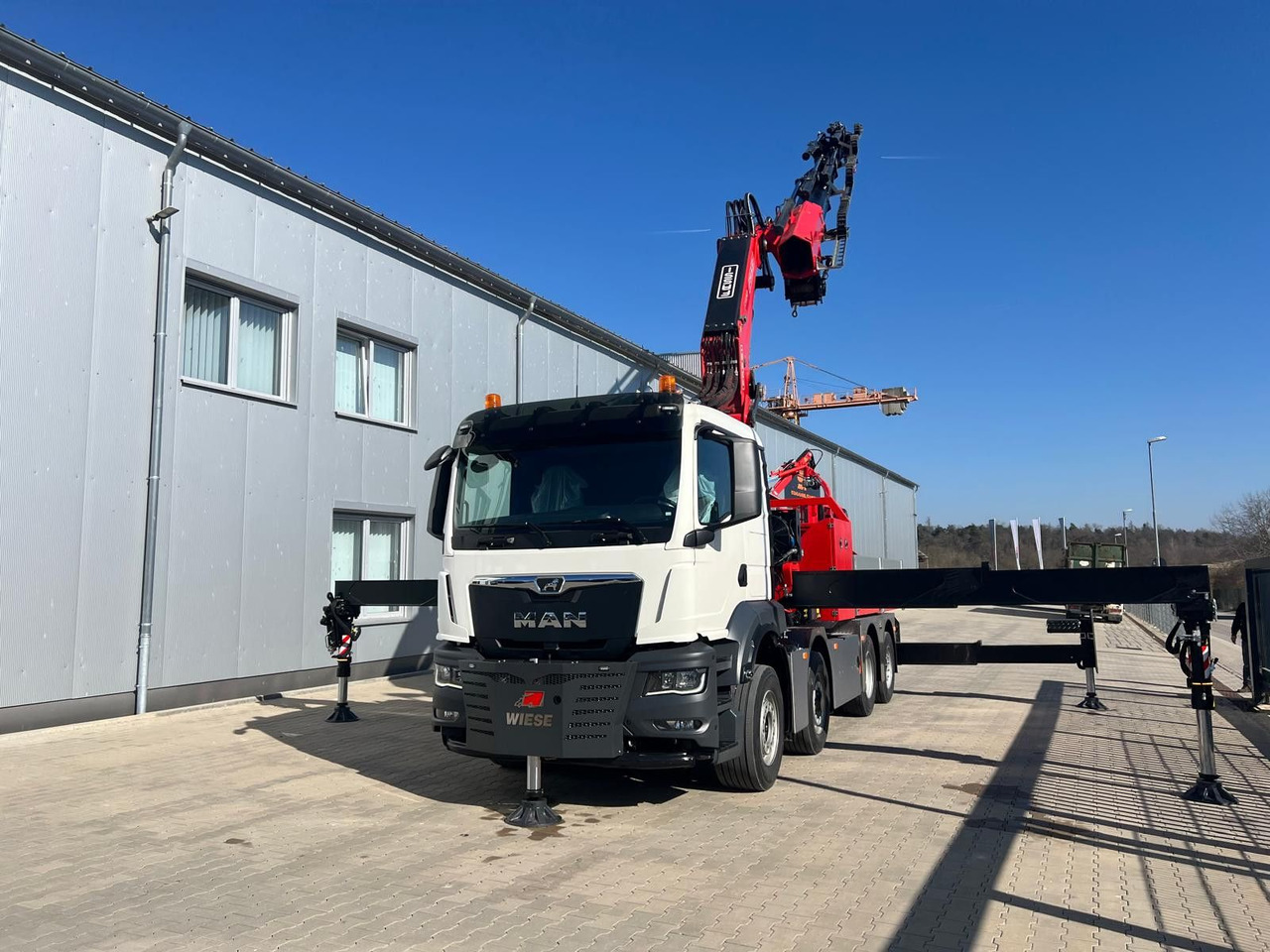 MAN 8x4 mit F1150RA.2.28 L616 Winde, 2.per. Korb - Kamion s otvorenim sandukom, Kamion s kranom: slika MAN 8x4 mit F1150RA.2.28 L616 Winde, 2.per. Korb - Kamion s otvorenim sandukom, Kamion s kranom MAN 8x4 mit F1150RA.2.28 L616 Winde, 2.per. Korb - Kamion s otvorenim sandukom, Kamion s kranom: slika MAN 8x4 mit F1150RA.2.28 L616 Winde, 2.per. Korb - Kamion s otvorenim sandukom, Kamion s kranom