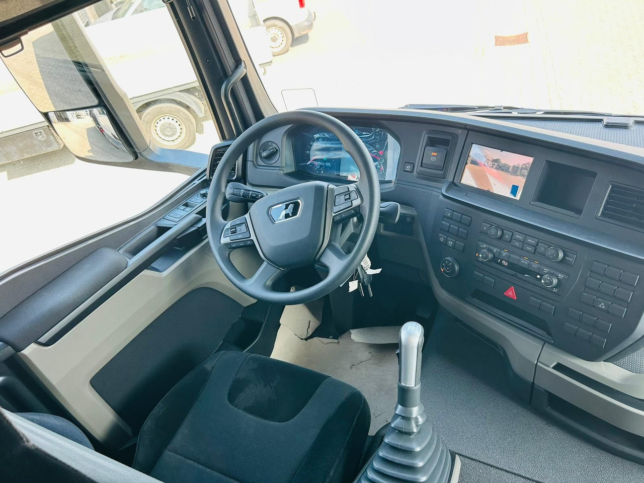 Kamion s kranom MAN TGS 41.520 8x8 mit Fassi Ladekran F710RA.2.26: slika Kamion s kranom MAN TGS 41.520 8x8 mit Fassi Ladekran F710RA.2.26