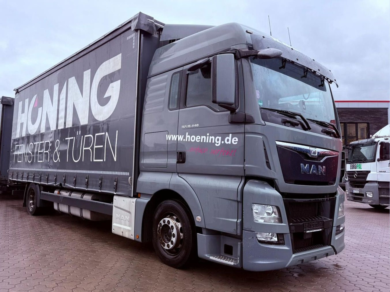 MAN TGX 18.440 LL Volumen LKW mit Staplerhalterung MAN TGX 18.440 LL Volumen LKW mit Staplerhalterung - Kamion s ceradom: slika MAN TGX 18.440 LL Volumen LKW mit Staplerhalterung MAN TGX 18.440 LL Volumen LKW mit Staplerhalterung - Kamion s ceradom MAN TGX 18.440 LL Volumen LKW mit Staplerhalterung MAN TGX 18.440 LL Volumen LKW mit Staplerhalterung - Kamion s ceradom: slika MAN TGX 18.440 LL Volumen LKW mit Staplerhalterung MAN TGX 18.440 LL Volumen LKW mit Staplerhalterung - Kamion s ceradom