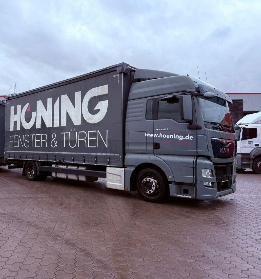 MAN TGX 18.440 LL Volumen LKW mit Staplerhalterung MAN TGX 18.440 LL Volumen LKW mit Staplerhalterung - Kamion s ceradom: slika MAN TGX 18.440 LL Volumen LKW mit Staplerhalterung MAN TGX 18.440 LL Volumen LKW mit Staplerhalterung - Kamion s ceradom MAN TGX 18.440 LL Volumen LKW mit Staplerhalterung MAN TGX 18.440 LL Volumen LKW mit Staplerhalterung - Kamion s ceradom: slika MAN TGX 18.440 LL Volumen LKW mit Staplerhalterung MAN TGX 18.440 LL Volumen LKW mit Staplerhalterung - Kamion s ceradom
