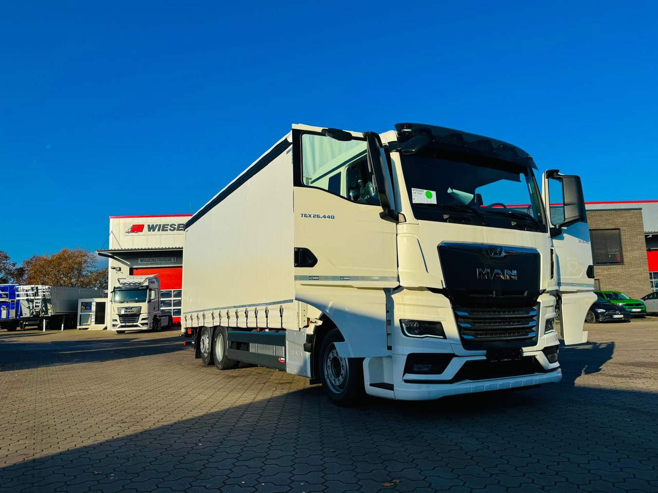 Kamion s ceradom MAN TGX 26.440 6x2 LL Schwerlast Ladebordwand/Rampe: slika Kamion s ceradom MAN TGX 26.440 6x2 LL Schwerlast Ladebordwand/Rampe