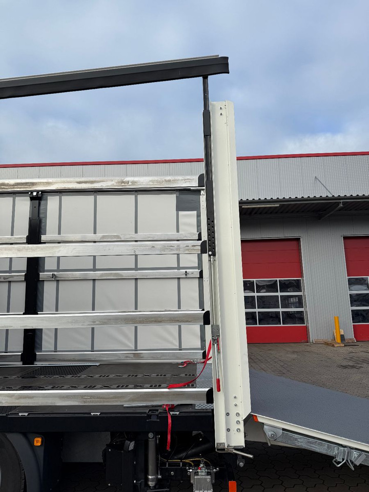 Kamion s ceradom MAN TGX 26.440 6x2 LL Schwerlast Ladebordwand/Rampe: slika Kamion s ceradom MAN TGX 26.440 6x2 LL Schwerlast Ladebordwand/Rampe