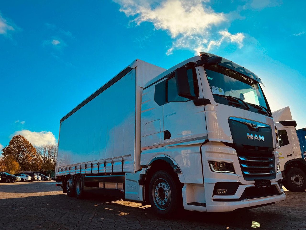 Kamion s ceradom MAN TGX 26.440 6x2 LL Schwerlast Ladebordwand/Rampe: slika Kamion s ceradom MAN TGX 26.440 6x2 LL Schwerlast Ladebordwand/Rampe