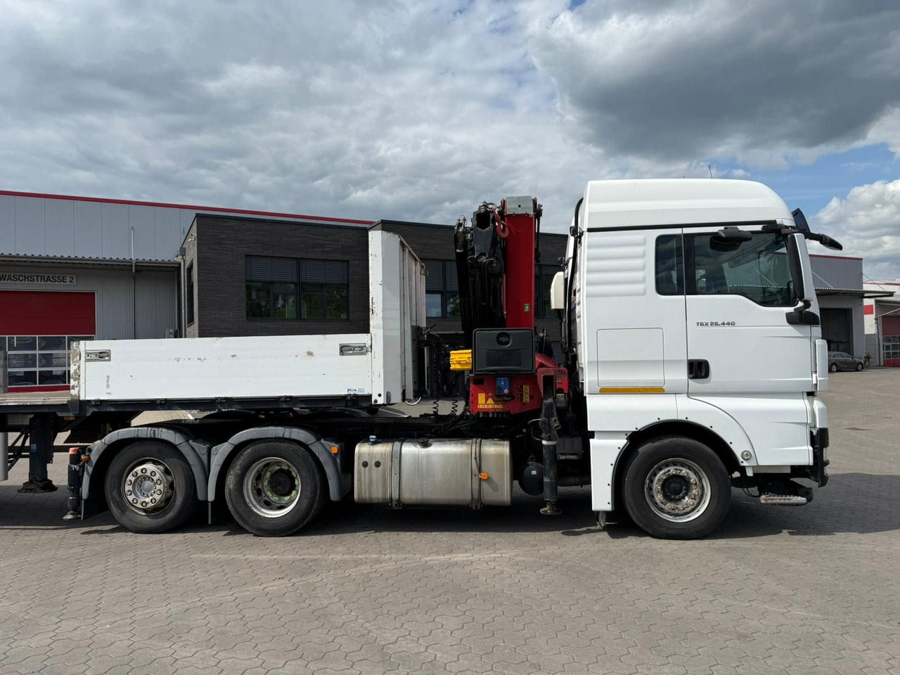 MAN TGX 26.440 6x2 mit HMF 3000-5 Kran - Kamion s kranom: slika MAN TGX 26.440 6x2 mit HMF 3000-5 Kran - Kamion s kranom MAN TGX 26.440 6x2 mit HMF 3000-5 Kran - Kamion s kranom: slika MAN TGX 26.440 6x2 mit HMF 3000-5 Kran - Kamion s kranom