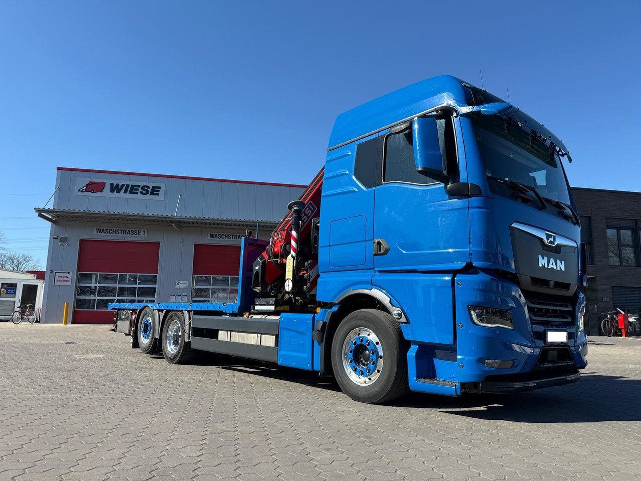 MAN TGX 26.640 mit Fassi F365A2.26 Containerpritsche - Kamion s kranom: slika MAN TGX 26.640 mit Fassi F365A2.26 Containerpritsche - Kamion s kranom MAN TGX 26.640 mit Fassi F365A2.26 Containerpritsche - Kamion s kranom: slika MAN TGX 26.640 mit Fassi F365A2.26 Containerpritsche - Kamion s kranom