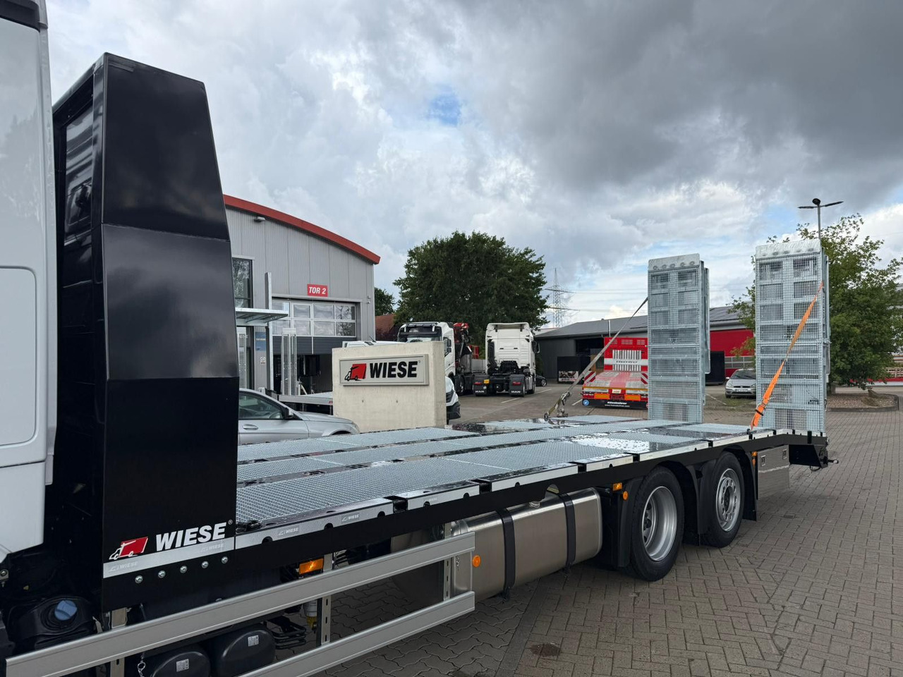 Mercedes-Benz Actros mit Rampen, Maschinentransporter - Kamion za vuču: slika Mercedes-Benz Actros mit Rampen, Maschinentransporter - Kamion za vuču Mercedes-Benz Actros mit Rampen, Maschinentransporter - Kamion za vuču: slika Mercedes-Benz Actros mit Rampen, Maschinentransporter - Kamion za vuču