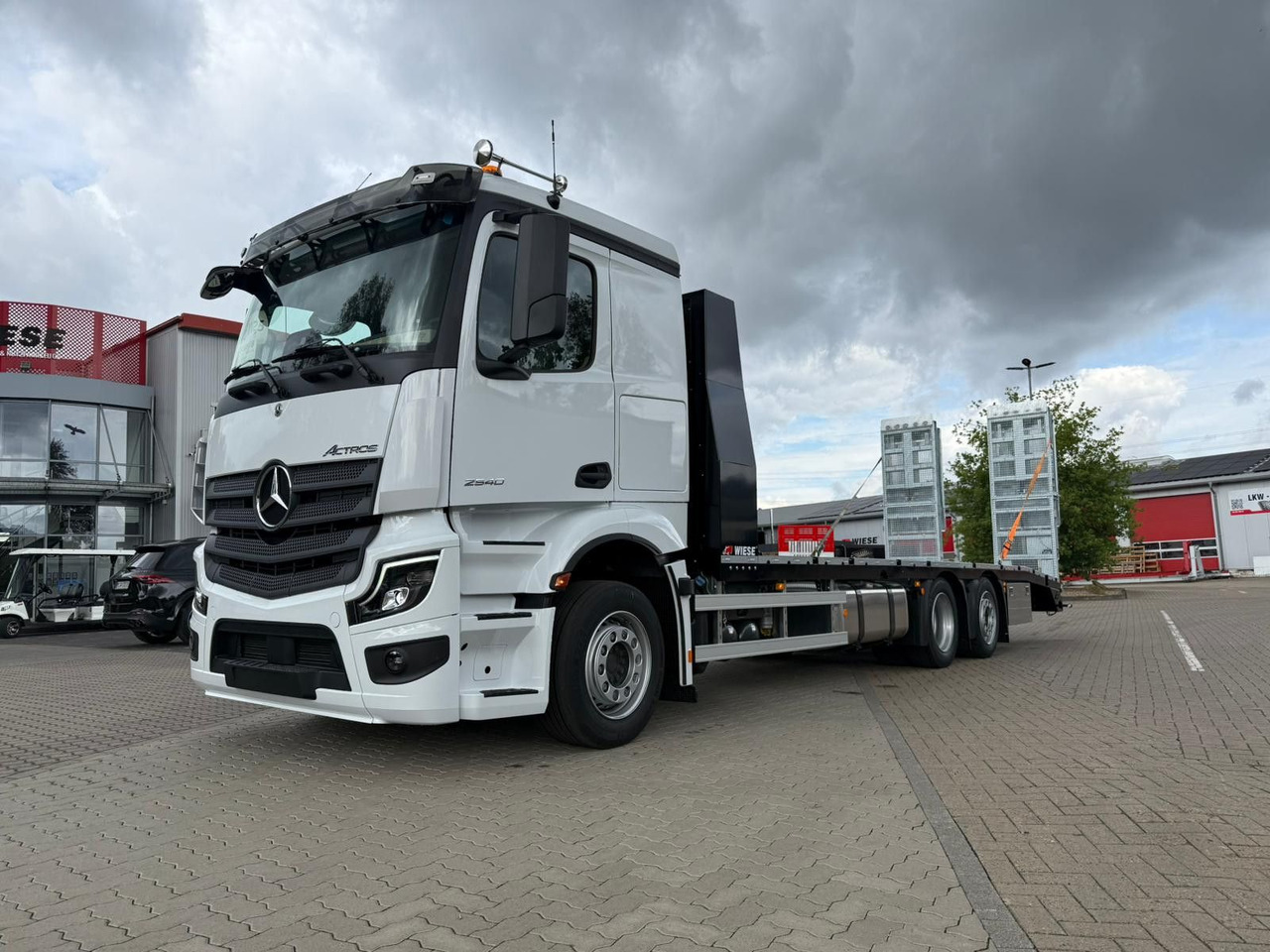 Mercedes-Benz Actros mit Rampen, Maschinentransporter - Kamion za vuču: slika Mercedes-Benz Actros mit Rampen, Maschinentransporter - Kamion za vuču Mercedes-Benz Actros mit Rampen, Maschinentransporter - Kamion za vuču: slika Mercedes-Benz Actros mit Rampen, Maschinentransporter - Kamion za vuču