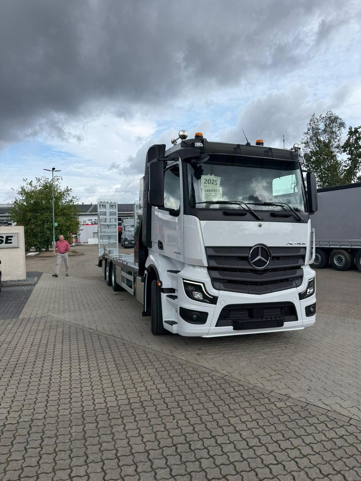 Mercedes-Benz Actros mit Rampen, Maschinentransporter - Kamion za vuču: slika Mercedes-Benz Actros mit Rampen, Maschinentransporter - Kamion za vuču Mercedes-Benz Actros mit Rampen, Maschinentransporter - Kamion za vuču: slika Mercedes-Benz Actros mit Rampen, Maschinentransporter - Kamion za vuču