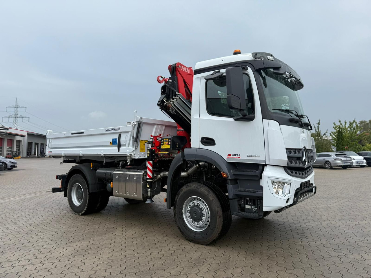 Mercedes-Benz Arocs 1835 4x4 Allrad Fassi F135 Kran Kipper - Kamion s kranom: slika Mercedes-Benz Arocs 1835 4x4 Allrad Fassi F135 Kran Kipper - Kamion s kranom Mercedes-Benz Arocs 1835 4x4 Allrad Fassi F135 Kran Kipper - Kamion s kranom: slika Mercedes-Benz Arocs 1835 4x4 Allrad Fassi F135 Kran Kipper - Kamion s kranom
