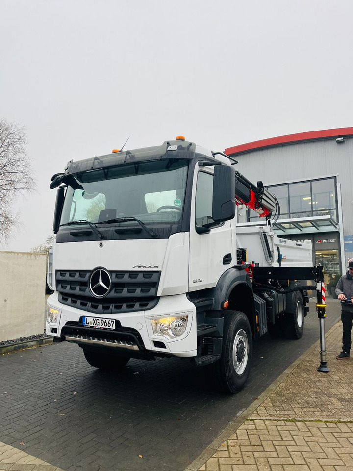 Mercedes-Benz Arocs 1835 4x4 Meiller Fassi F135 Kran Kipper - Kiper, Kamion s kranom: slika Mercedes-Benz Arocs 1835 4x4 Meiller Fassi F135 Kran Kipper - Kiper, Kamion s kranom Mercedes-Benz Arocs 1835 4x4 Meiller Fassi F135 Kran Kipper - Kiper, Kamion s kranom: slika Mercedes-Benz Arocs 1835 4x4 Meiller Fassi F135 Kran Kipper - Kiper, Kamion s kranom