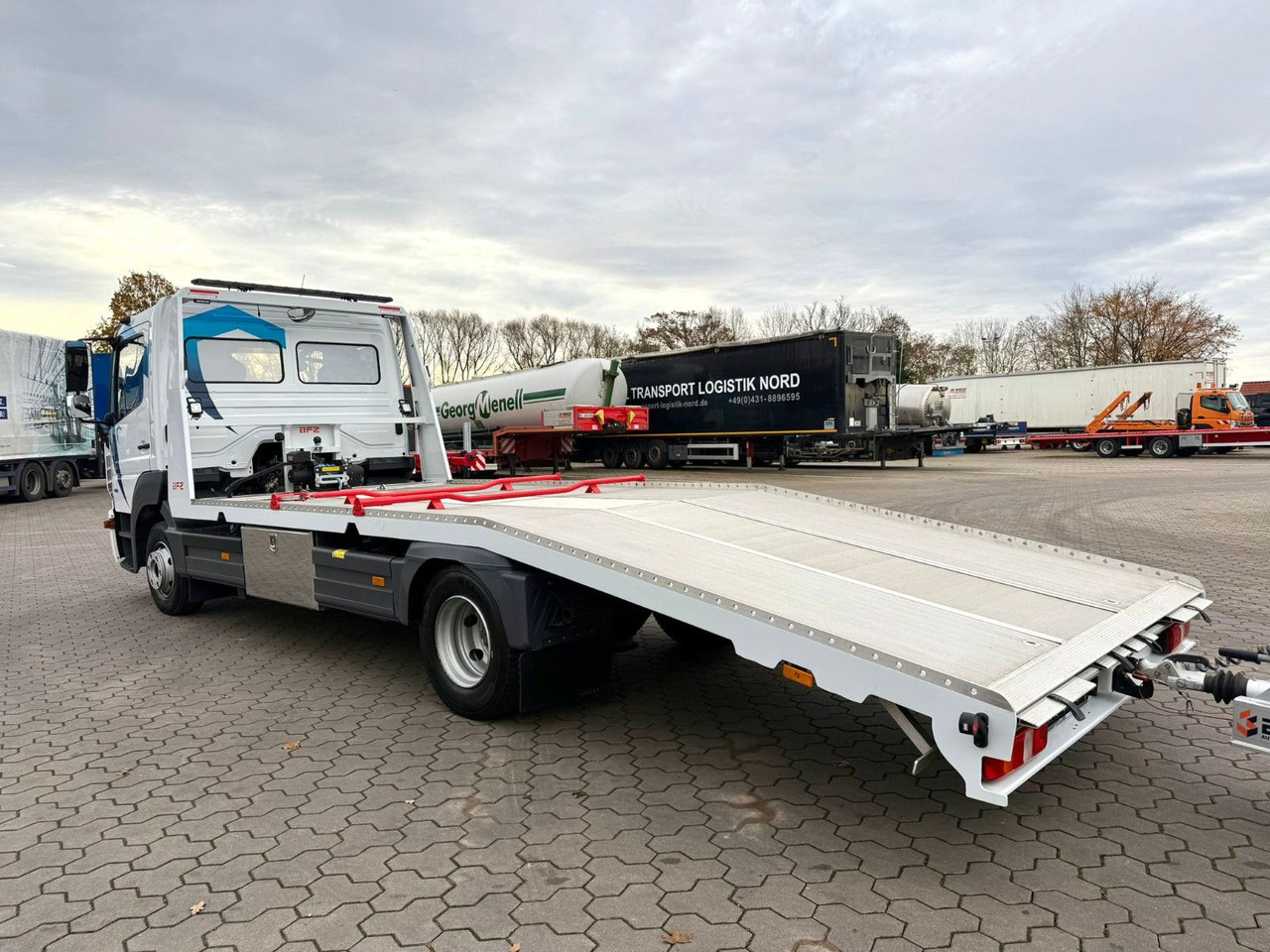 Mercedes-Benz Atego 918L Autotransporter mit BFZ Anhänger - Autotransporter: slika Mercedes-Benz Atego 918L Autotransporter mit BFZ Anhänger - Autotransporter Mercedes-Benz Atego 918L Autotransporter mit BFZ Anhänger - Autotransporter: slika Mercedes-Benz Atego 918L Autotransporter mit BFZ Anhänger - Autotransporter