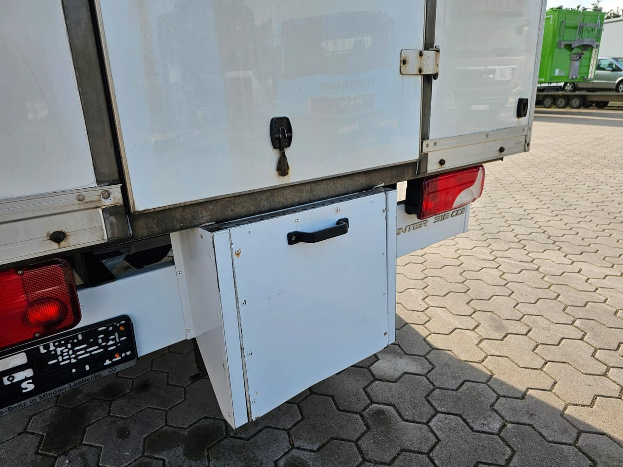 Mercedes-Benz Sprinter mit Kofferaufbau - Dostavno vozilo sa zatvorenim sandukom: slika Mercedes-Benz Sprinter mit Kofferaufbau - Dostavno vozilo sa zatvorenim sandukom Mercedes-Benz Sprinter mit Kofferaufbau - Dostavno vozilo sa zatvorenim sandukom: slika Mercedes-Benz Sprinter mit Kofferaufbau - Dostavno vozilo sa zatvorenim sandukom