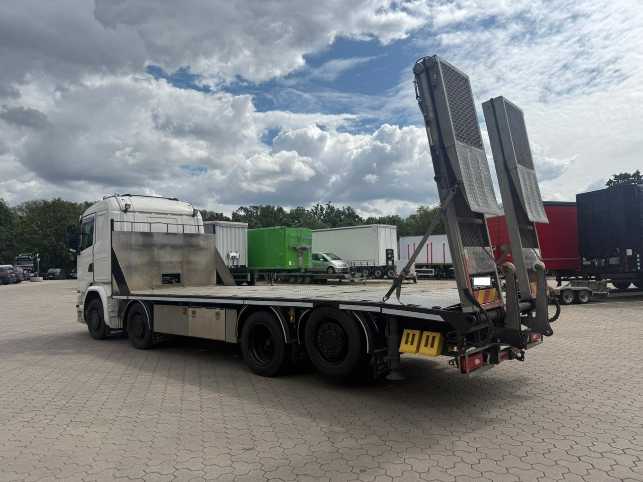 Scania G450 Baumaschinentransporter mit Rampen - Kamion za vuču: slika Scania G450 Baumaschinentransporter mit Rampen - Kamion za vuču Scania G450 Baumaschinentransporter mit Rampen - Kamion za vuču: slika Scania G450 Baumaschinentransporter mit Rampen - Kamion za vuču