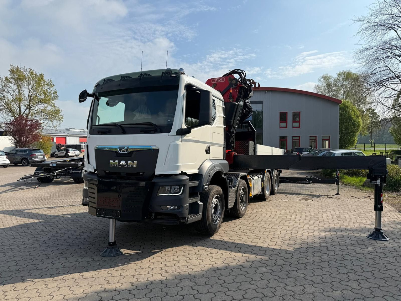 MAN 35.520 8x4 Fassi F800 RA2.28 OHNE ABSTÜTZÜBERWA. - Tegljač: slika MAN 35.520 8x4 Fassi F800 RA2.28 OHNE ABSTÜTZÜBERWA. - Tegljač MAN 35.520 8x4 Fassi F800 RA2.28 OHNE ABSTÜTZÜBERWA. - Tegljač: slika MAN 35.520 8x4 Fassi F800 RA2.28 OHNE ABSTÜTZÜBERWA. - Tegljač