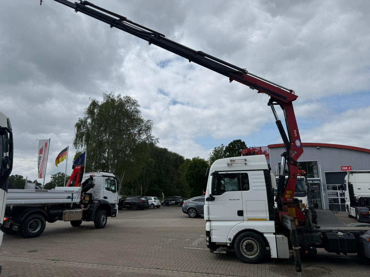 MAN TGX 26.440 6x2 mit HMF 3000-5 Kran TÜV NEU - Tegljač: slika MAN TGX 26.440 6x2 mit HMF 3000-5 Kran TÜV NEU - Tegljač MAN TGX 26.440 6x2 mit HMF 3000-5 Kran TÜV NEU - Tegljač: slika MAN TGX 26.440 6x2 mit HMF 3000-5 Kran TÜV NEU - Tegljač