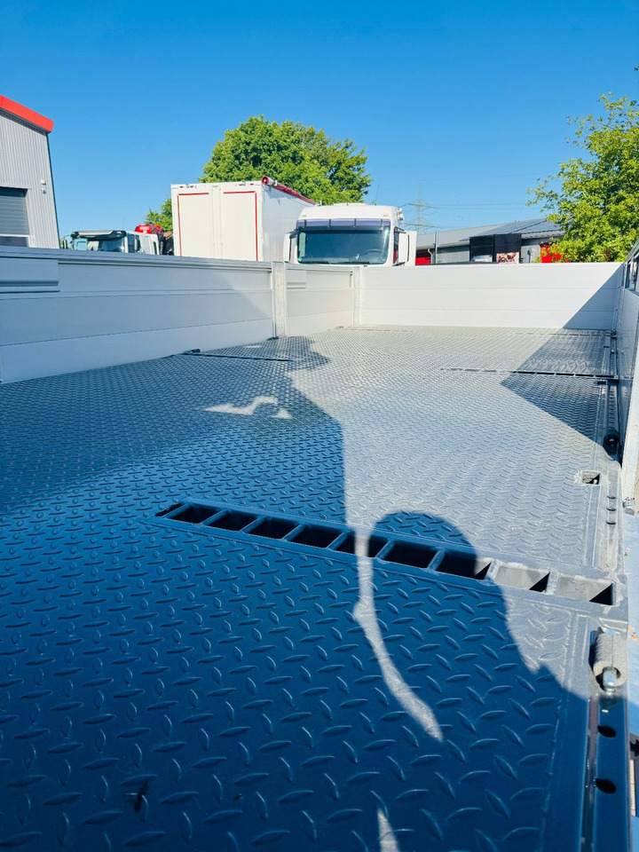 Volvo FH 500 8x2 mit F710RA.2.27 L426 und V20 Winde - Kamion s otvorenim sandukom, Kamion s kranom: slika Volvo FH 500 8x2 mit F710RA.2.27 L426 und V20 Winde - Kamion s otvorenim sandukom, Kamion s kranom Volvo FH 500 8x2 mit F710RA.2.27 L426 und V20 Winde - Kamion s otvorenim sandukom, Kamion s kranom: slika Volvo FH 500 8x2 mit F710RA.2.27 L426 und V20 Winde - Kamion s otvorenim sandukom, Kamion s kranom