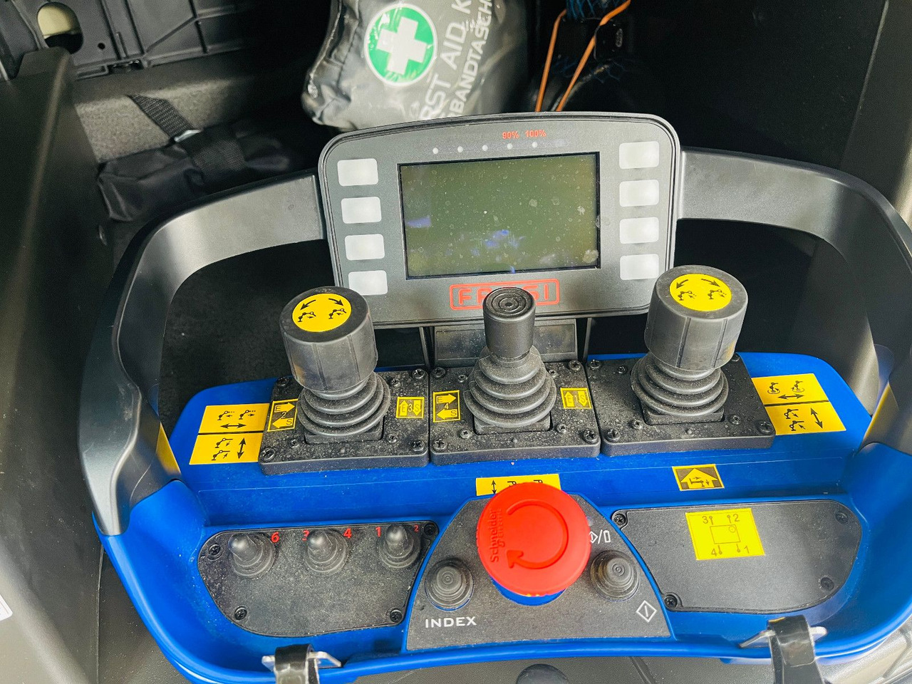 Volvo FH 540 6x2 Container Fassi F545 Heck - Kamion s kranom: slika Volvo FH 540 6x2 Container Fassi F545 Heck - Kamion s kranom Volvo FH 540 6x2 Container Fassi F545 Heck - Kamion s kranom: slika Volvo FH 540 6x2 Container Fassi F545 Heck - Kamion s kranom
