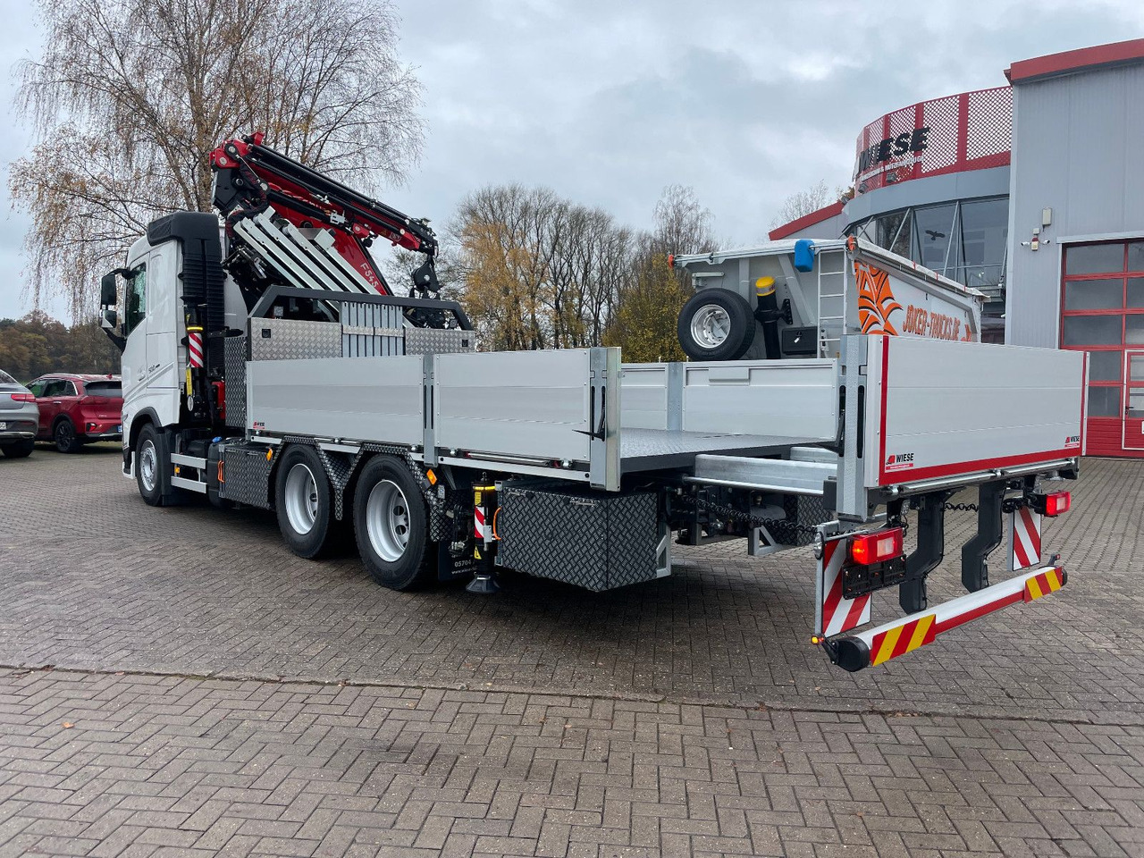 Volvo FH500 6x4 Fassi F545RA 2.27 mit Jib und Winde - Kamion s otvorenim sandukom, Kamion s kranom: slika Volvo FH500 6x4 Fassi F545RA 2.27 mit Jib und Winde - Kamion s otvorenim sandukom, Kamion s kranom Volvo FH500 6x4 Fassi F545RA 2.27 mit Jib und Winde - Kamion s otvorenim sandukom, Kamion s kranom: slika Volvo FH500 6x4 Fassi F545RA 2.27 mit Jib und Winde - Kamion s otvorenim sandukom, Kamion s kranom