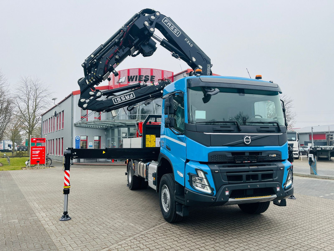 Volvo FMX 500 inkl. F345RB.2.24 & L324 +V20 & Korb - Kamion s otvorenim sandukom, Kamion s kranom: slika Volvo FMX 500 inkl. F345RB.2.24 & L324 +V20 & Korb - Kamion s otvorenim sandukom, Kamion s kranom Volvo FMX 500 inkl. F345RB.2.24 & L324 +V20 & Korb - Kamion s otvorenim sandukom, Kamion s kranom: slika Volvo FMX 500 inkl. F345RB.2.24 & L324 +V20 & Korb - Kamion s otvorenim sandukom, Kamion s kranom