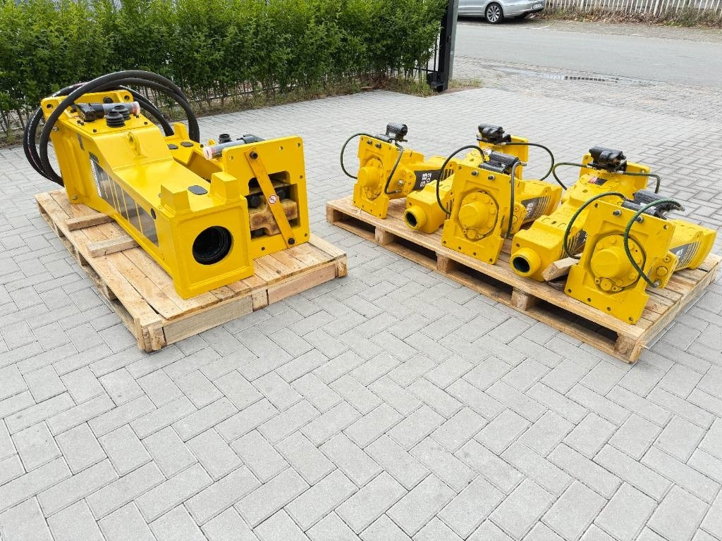 Epiroc ATLAS Copco MB750 - Hidraulični čekić za Građevinski strojevi: slika Epiroc ATLAS Copco MB750 - Hidraulični čekić za Građevinski strojevi Epiroc ATLAS Copco MB750 - Hidraulični čekić za Građevinski strojevi: slika Epiroc ATLAS Copco MB750 - Hidraulični čekić za Građevinski strojevi