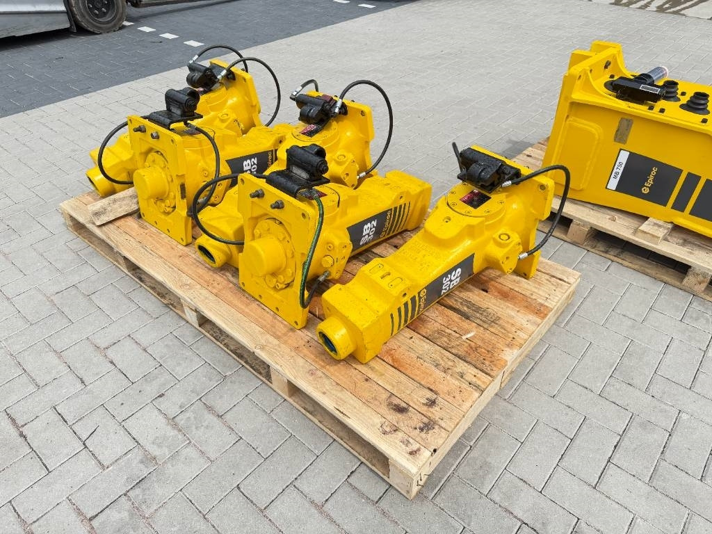 Epiroc ATLAS Copco MB750 - Hidraulični čekić za Građevinski strojevi: slika Epiroc ATLAS Copco MB750 - Hidraulični čekić za Građevinski strojevi Epiroc ATLAS Copco MB750 - Hidraulični čekić za Građevinski strojevi: slika Epiroc ATLAS Copco MB750 - Hidraulični čekić za Građevinski strojevi