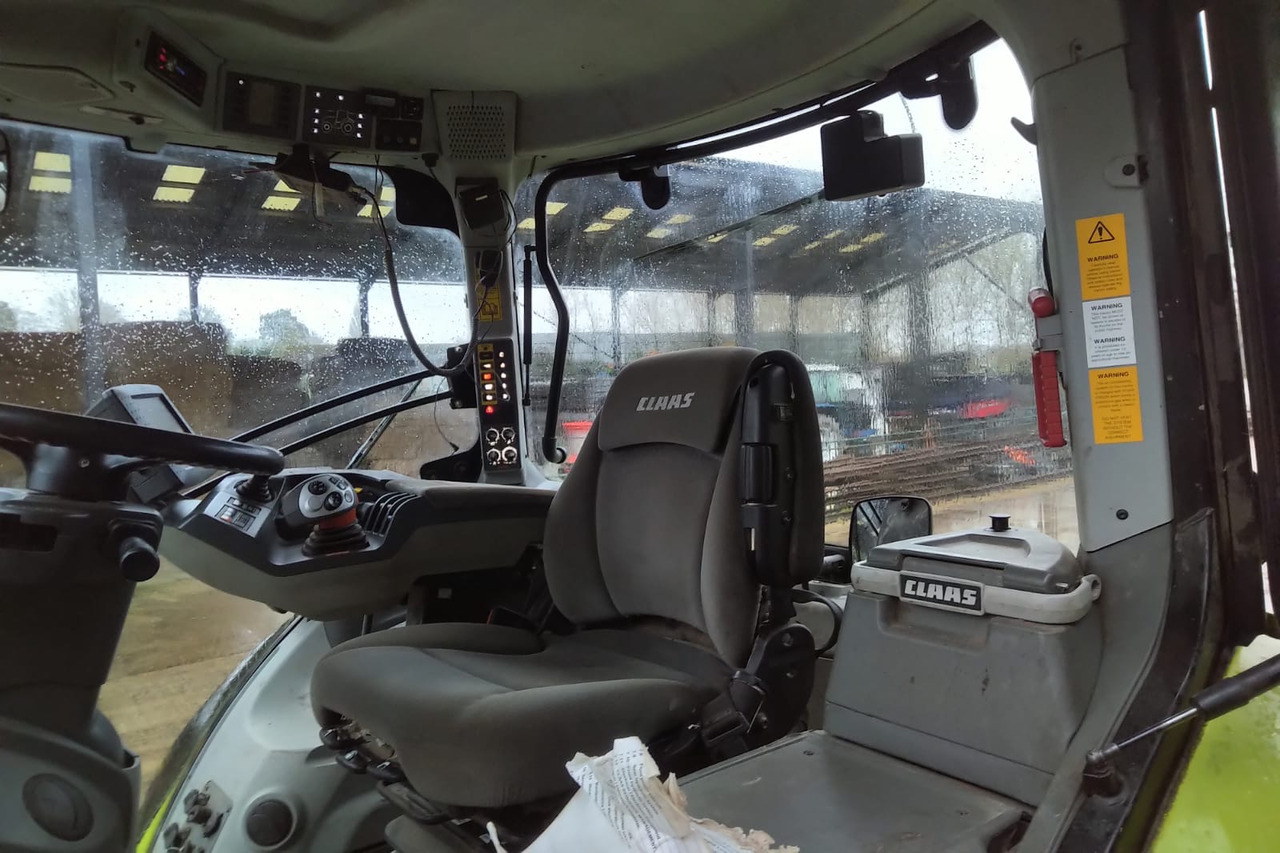 CLAAS AXION 850 - Traktor: slika CLAAS AXION 850 - Traktor CLAAS AXION 850 - Traktor: slika CLAAS AXION 850 - Traktor