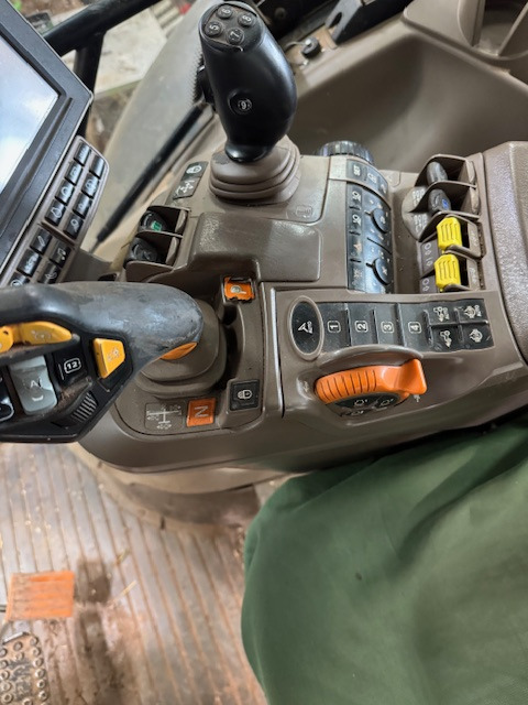 Traktor JOHN DEERE 6250R: slika Traktor JOHN DEERE 6250R