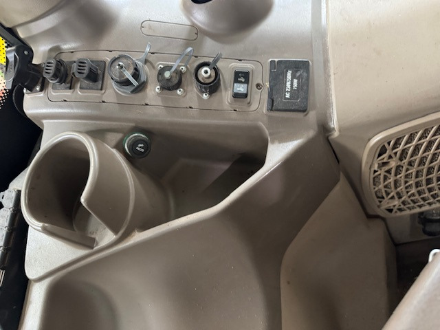 Traktor JOHN DEERE 6250R: slika Traktor JOHN DEERE 6250R