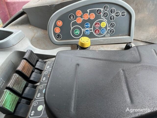 Novi Traktor New Holland T7.220: slika Novi Traktor New Holland T7.220