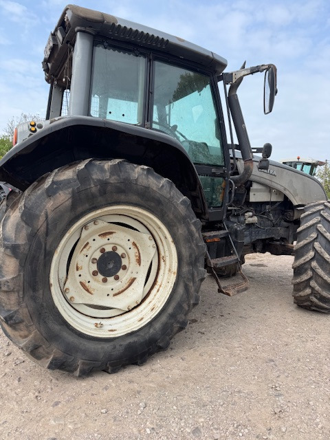 VALTRA T130 - Traktor: slika VALTRA T130 - Traktor VALTRA T130 - Traktor: slika VALTRA T130 - Traktor