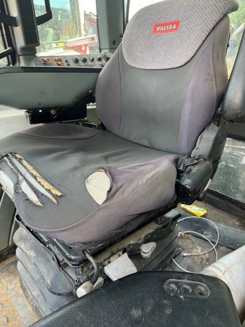 VALTRA T183 DIRECT DRIVE - Traktor: slika VALTRA T183 DIRECT DRIVE - Traktor VALTRA T183 DIRECT DRIVE - Traktor: slika VALTRA T183 DIRECT DRIVE - Traktor