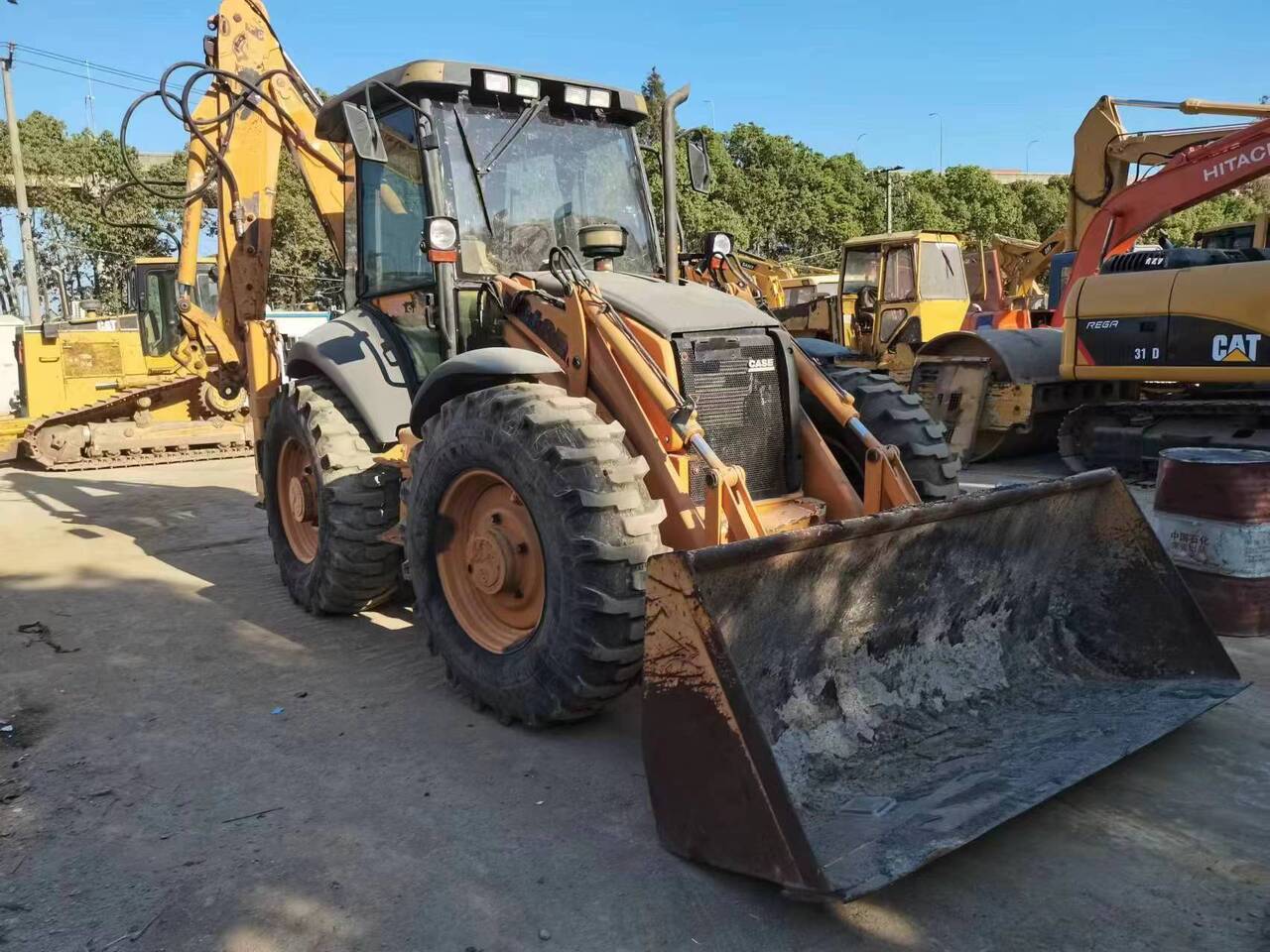 CASE 695 - Rovokopač-utovarivač: slika CASE 695 - Rovokopač-utovarivač CASE 695 - Rovokopač-utovarivač: slika CASE 695 - Rovokopač-utovarivač