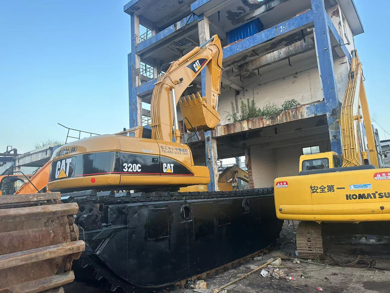 CATERPILLAR 320C - Bager amfibija: slika CATERPILLAR 320C - Bager amfibija CATERPILLAR 320C - Bager amfibija: slika CATERPILLAR 320C - Bager amfibija