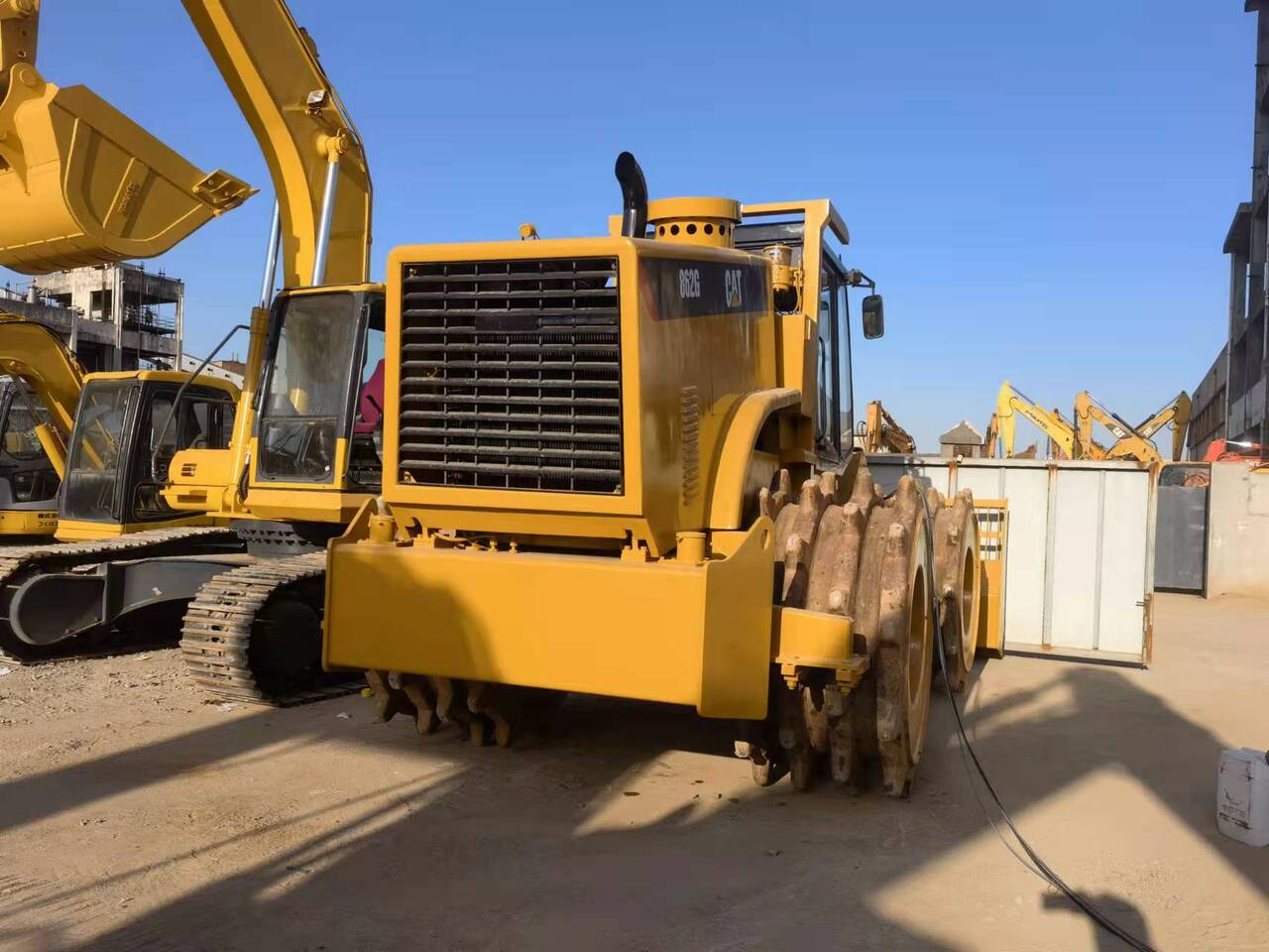 CATERPILLAR 862G - Kompaktni utovarivač gusjeničar: slika CATERPILLAR 862G - Kompaktni utovarivač gusjeničar CATERPILLAR 862G - Kompaktni utovarivač gusjeničar: slika CATERPILLAR 862G - Kompaktni utovarivač gusjeničar