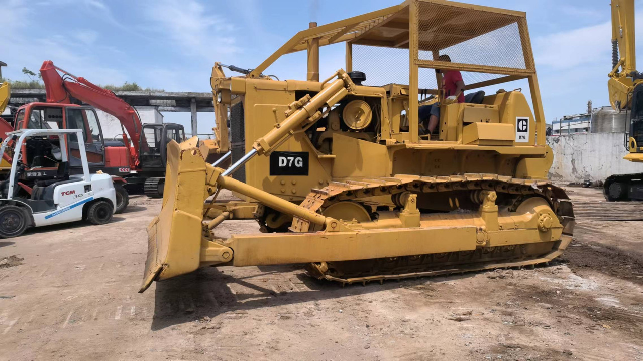CATERPILLAR D7G - Buldožer: slika CATERPILLAR D7G - Buldožer CATERPILLAR D7G - Buldožer: slika CATERPILLAR D7G - Buldožer