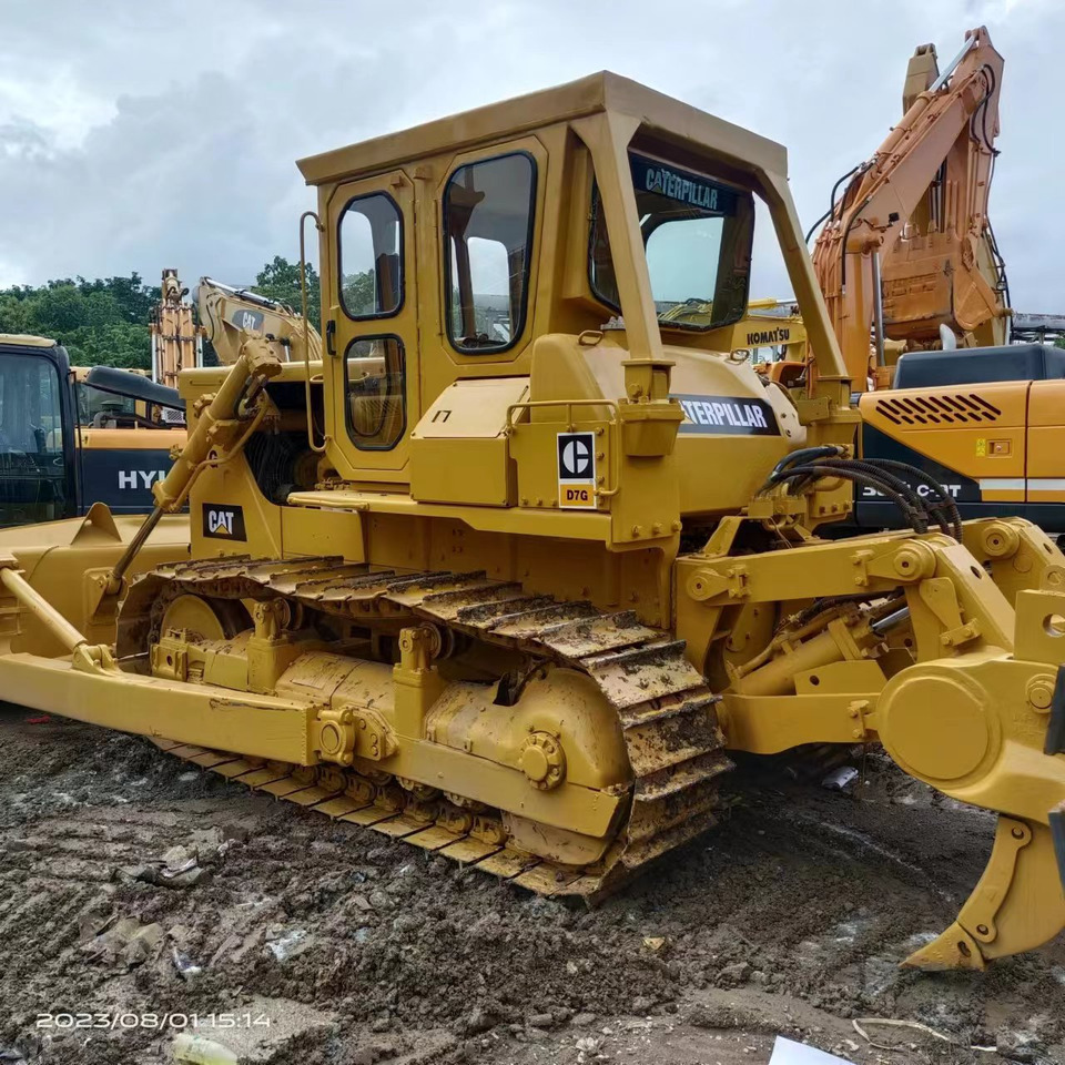 CATERPILLAR D7G - Buldožer: slika CATERPILLAR D7G - Buldožer CATERPILLAR D7G - Buldožer: slika CATERPILLAR D7G - Buldožer