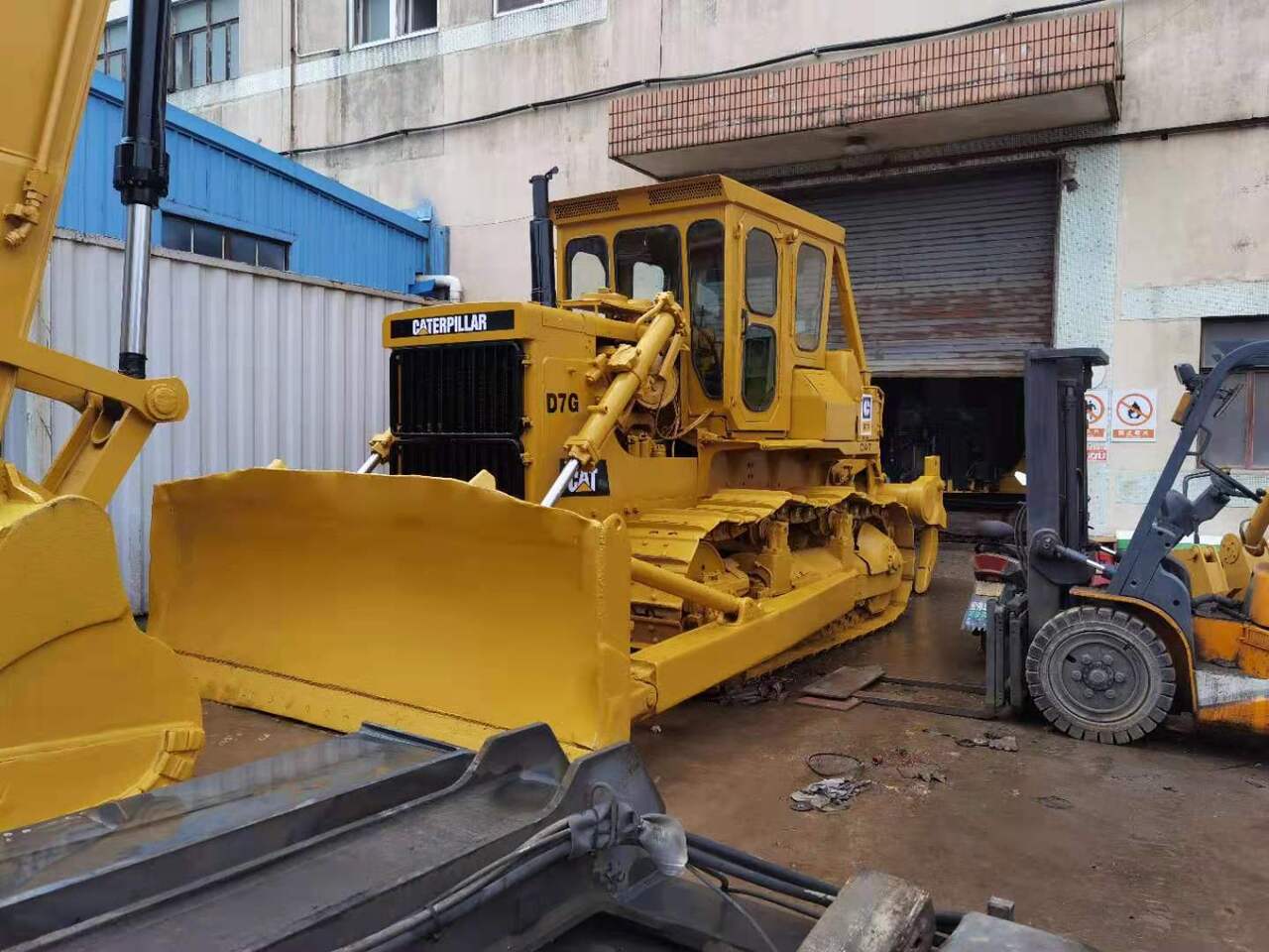 CATERPILLAR D7G - Buldožer: slika CATERPILLAR D7G - Buldožer CATERPILLAR D7G - Buldožer: slika CATERPILLAR D7G - Buldožer