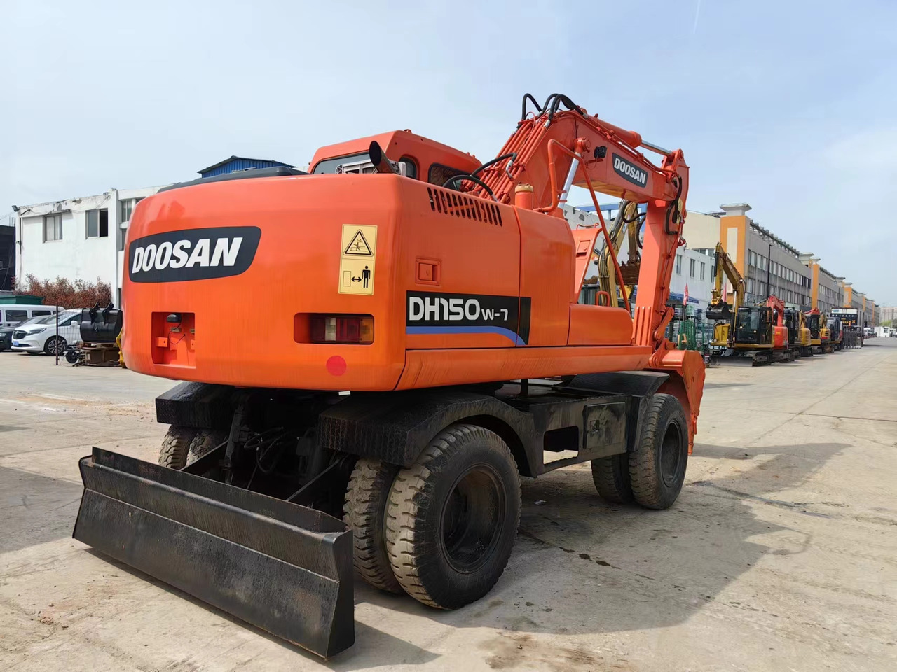 DOOSAN DH150W-7 - Bager na kotačima: slika DOOSAN DH150W-7 - Bager na kotačima DOOSAN DH150W-7 - Bager na kotačima: slika DOOSAN DH150W-7 - Bager na kotačima