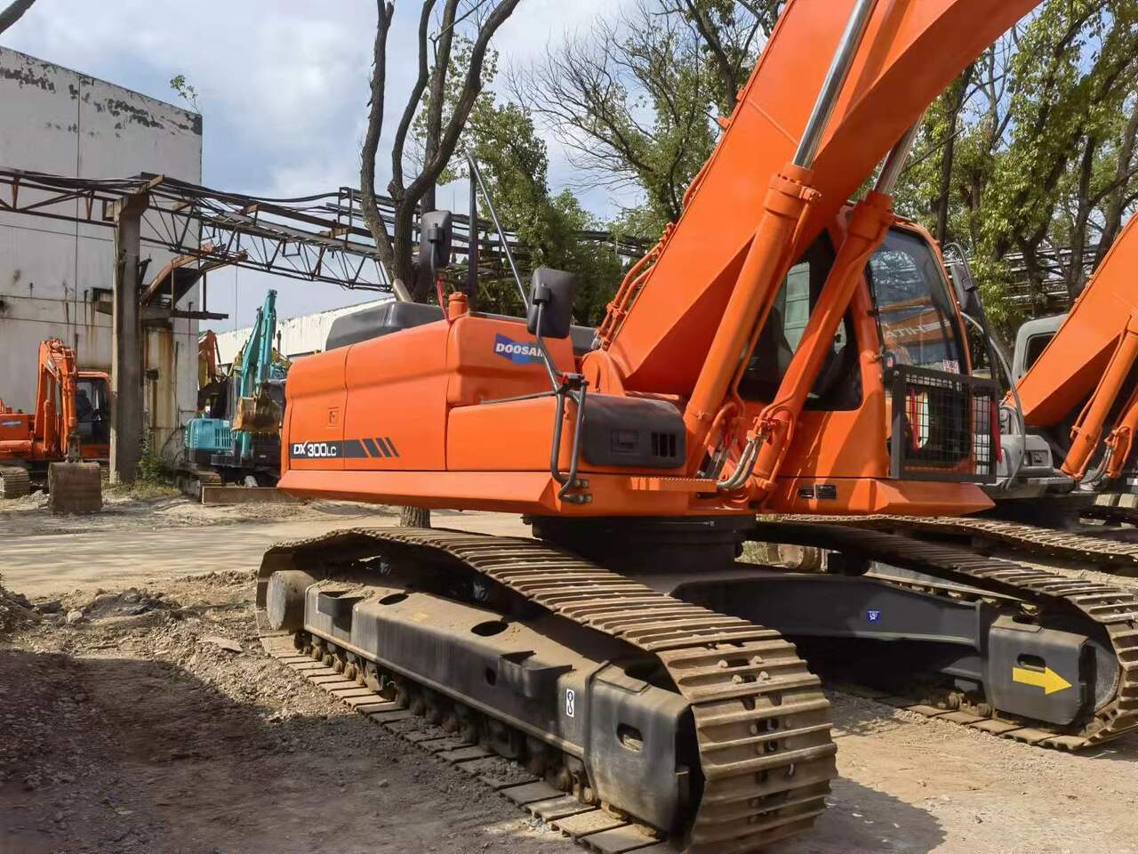 DOOSAN DX300 - Bager gusjeničar: slika DOOSAN DX300 - Bager gusjeničar DOOSAN DX300 - Bager gusjeničar: slika DOOSAN DX300 - Bager gusjeničar