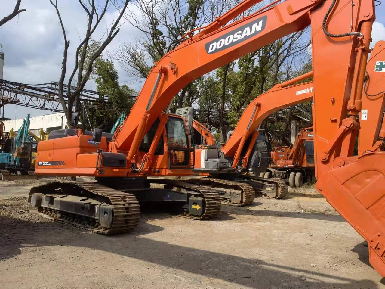 DOOSAN DX300 - Bager gusjeničar: slika DOOSAN DX300 - Bager gusjeničar DOOSAN DX300 - Bager gusjeničar: slika DOOSAN DX300 - Bager gusjeničar