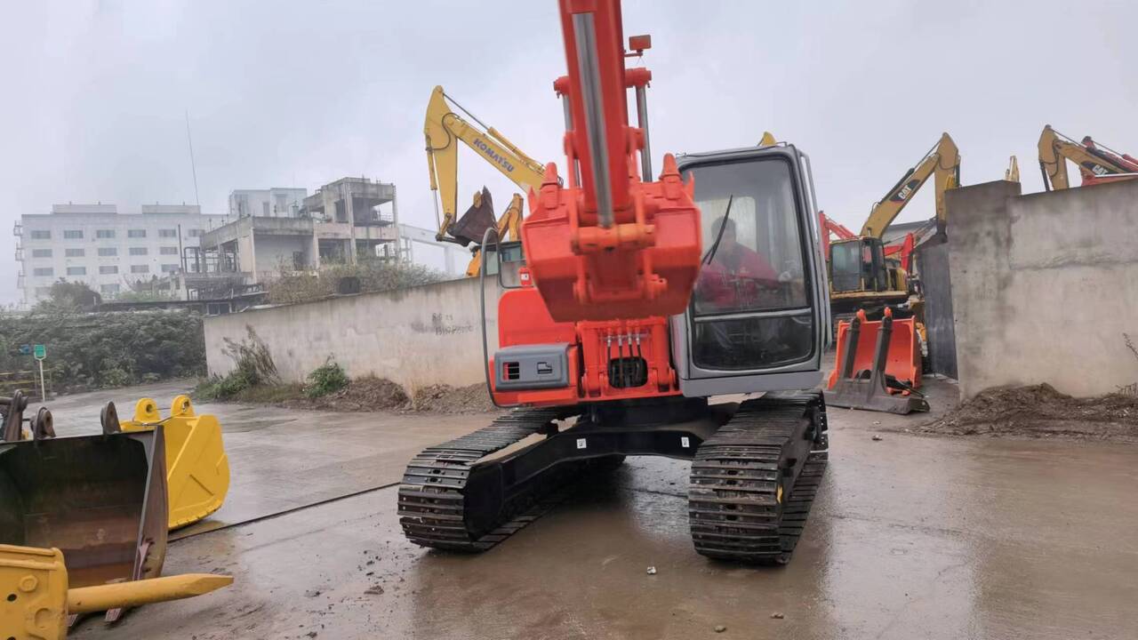 HITACHI EX120-5 - Bager gusjeničar: slika HITACHI EX120-5 - Bager gusjeničar HITACHI EX120-5 - Bager gusjeničar: slika HITACHI EX120-5 - Bager gusjeničar