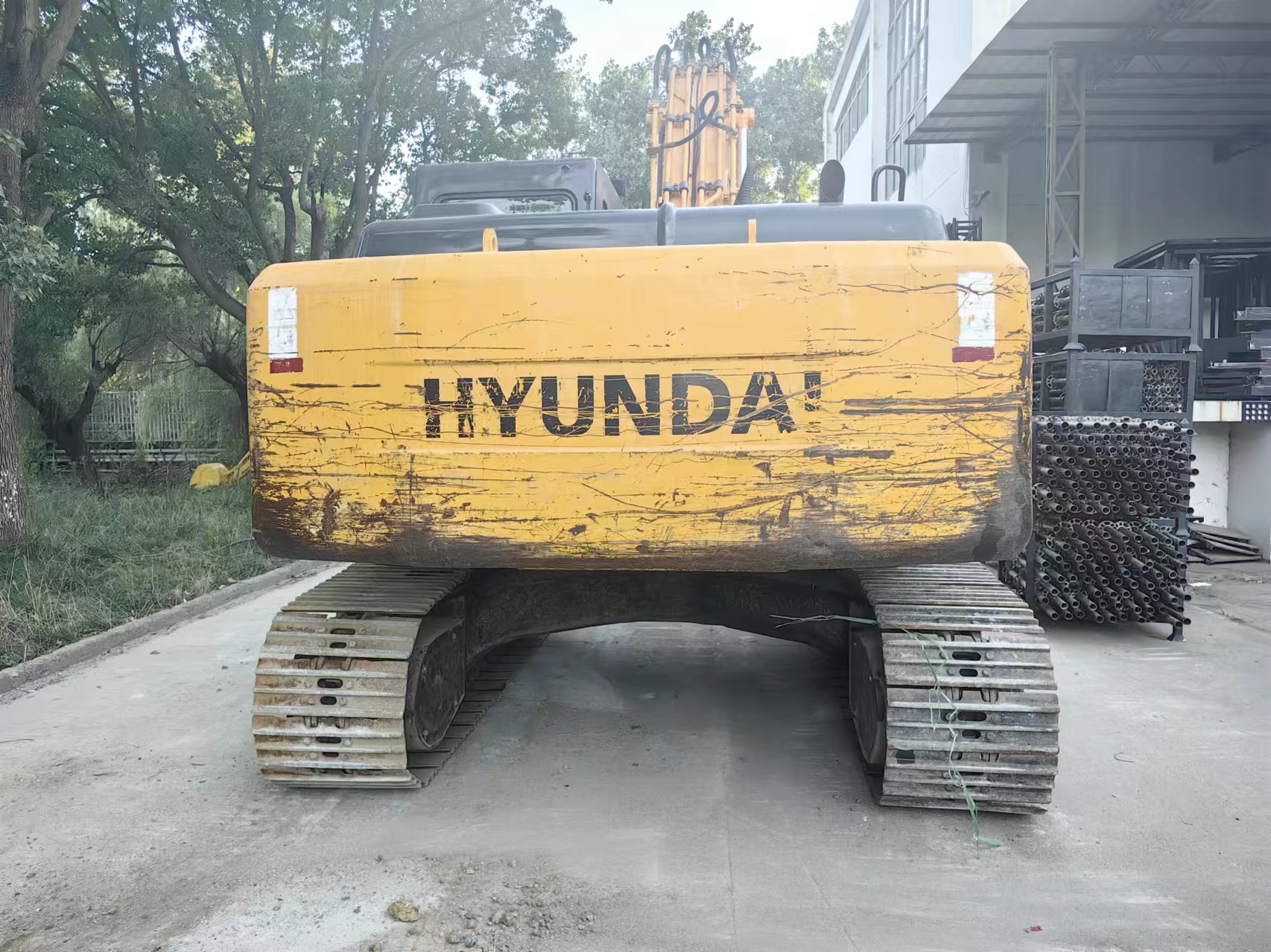 HYUNDAI R220LC-7 - Bager: slika HYUNDAI R220LC-7 - Bager HYUNDAI R220LC-7 - Bager: slika HYUNDAI R220LC-7 - Bager
