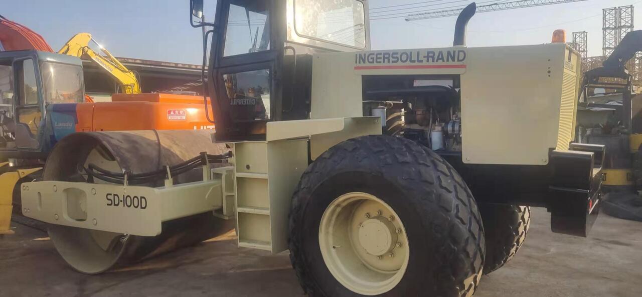 Ingersoll Rand SD100D - Valjak: slika Ingersoll Rand SD100D - Valjak Ingersoll Rand SD100D - Valjak: slika Ingersoll Rand SD100D - Valjak