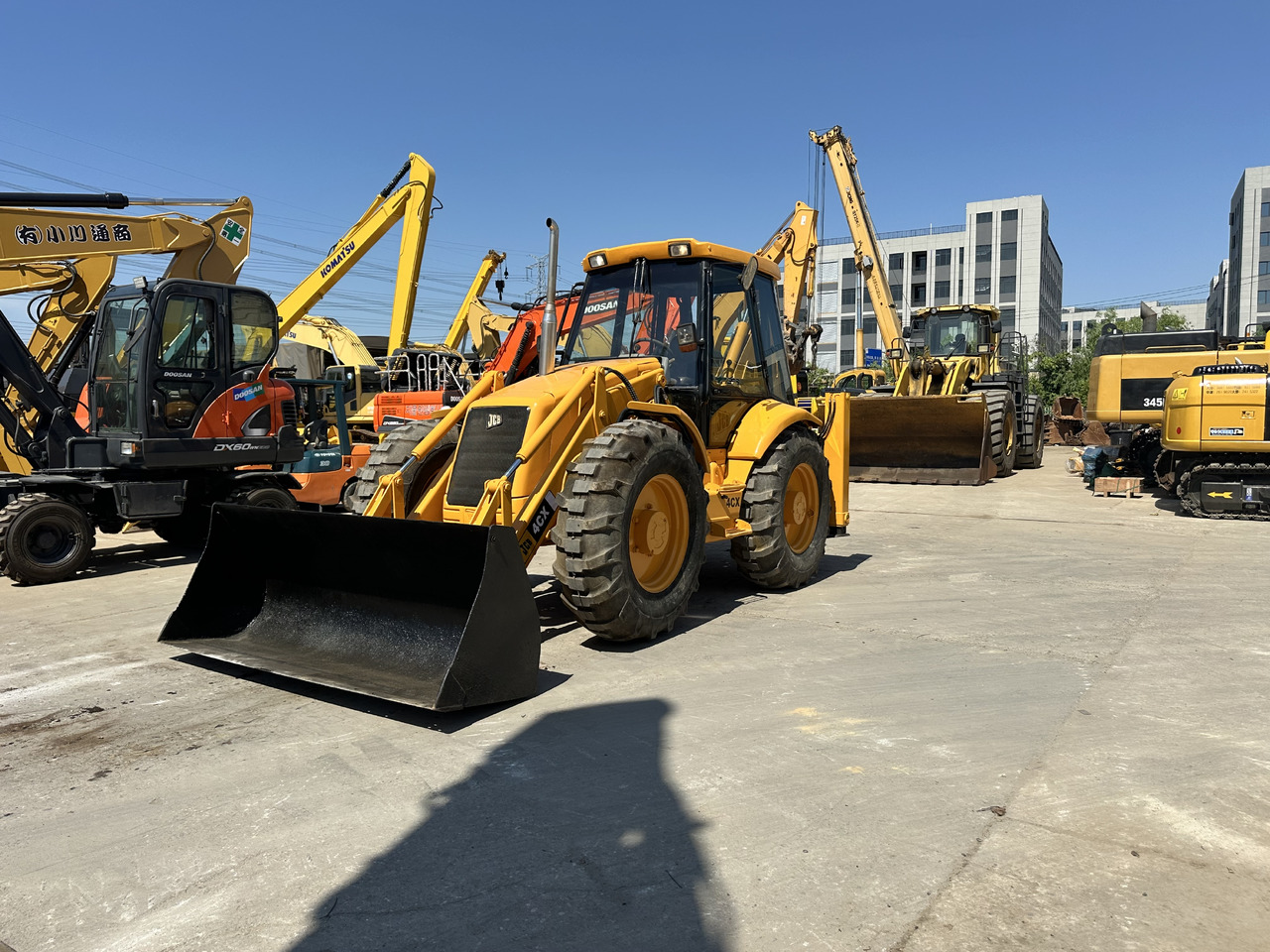 JCB 4CX - Rovokopač-utovarivač: slika JCB 4CX - Rovokopač-utovarivač JCB 4CX - Rovokopač-utovarivač: slika JCB 4CX - Rovokopač-utovarivač