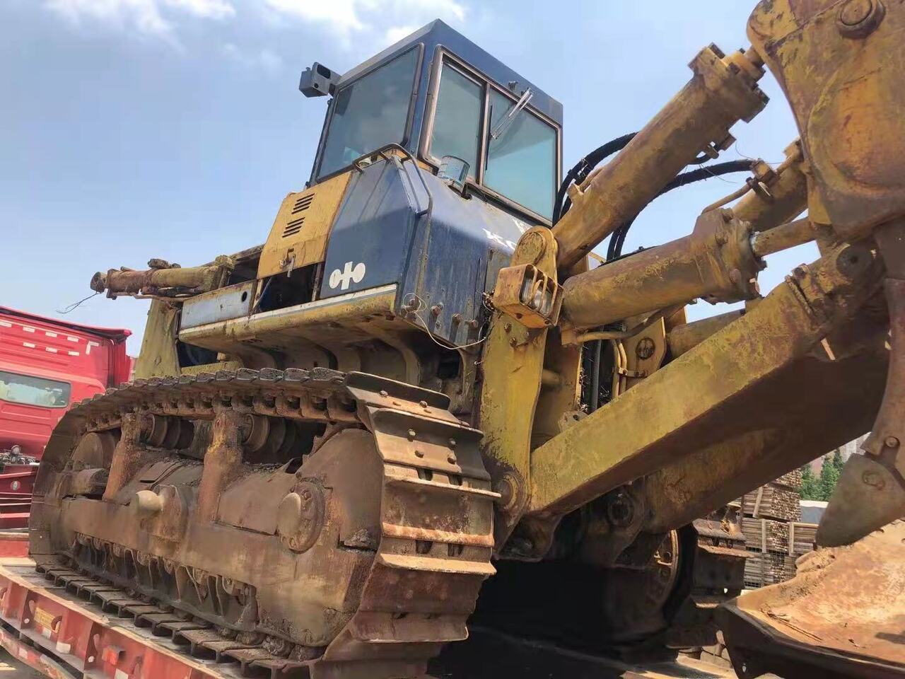 KOMATSU D155A-2 - Buldožer: slika KOMATSU D155A-2 - Buldožer KOMATSU D155A-2 - Buldožer: slika KOMATSU D155A-2 - Buldožer
